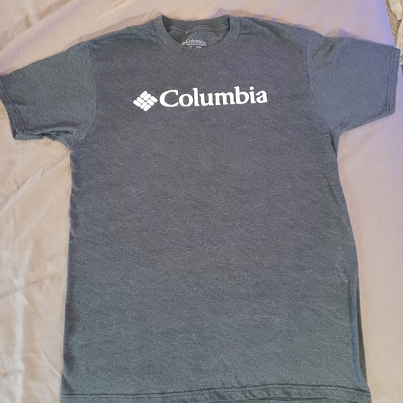 Columbia Sportswear T Shirt Men’s Size Medium Dark Gray Puffy Logo.  - Picture 1 of 6